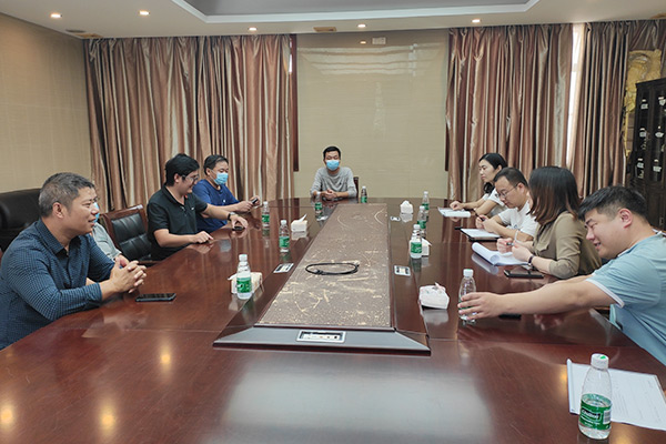 新鄉(xiāng)長城機(jī)械萬里行團(tuán)隊(duì)走訪客戶 新鄉(xiāng)長城機(jī)械萬里行團(tuán)隊(duì)走訪客戶