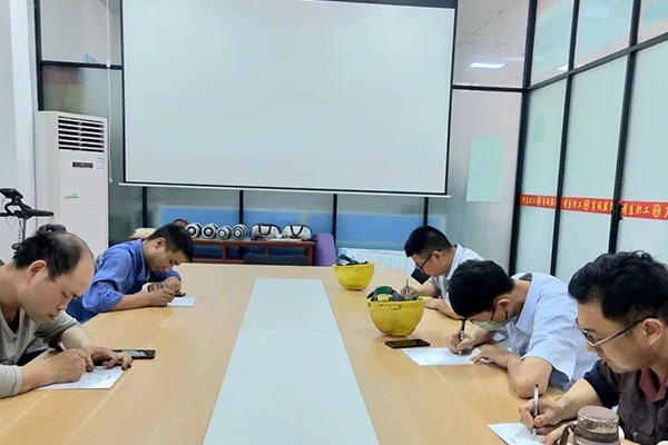 長城機(jī)械“師帶徒”結(jié)業(yè)考試 長城機(jī)械“師帶徒”結(jié)業(yè)考試