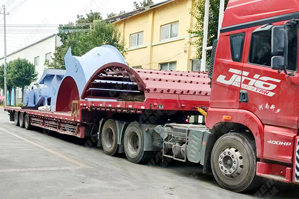 湖北年產(chǎn)60萬噸鋼渣線搖臂、磨輥等發(fā)貨